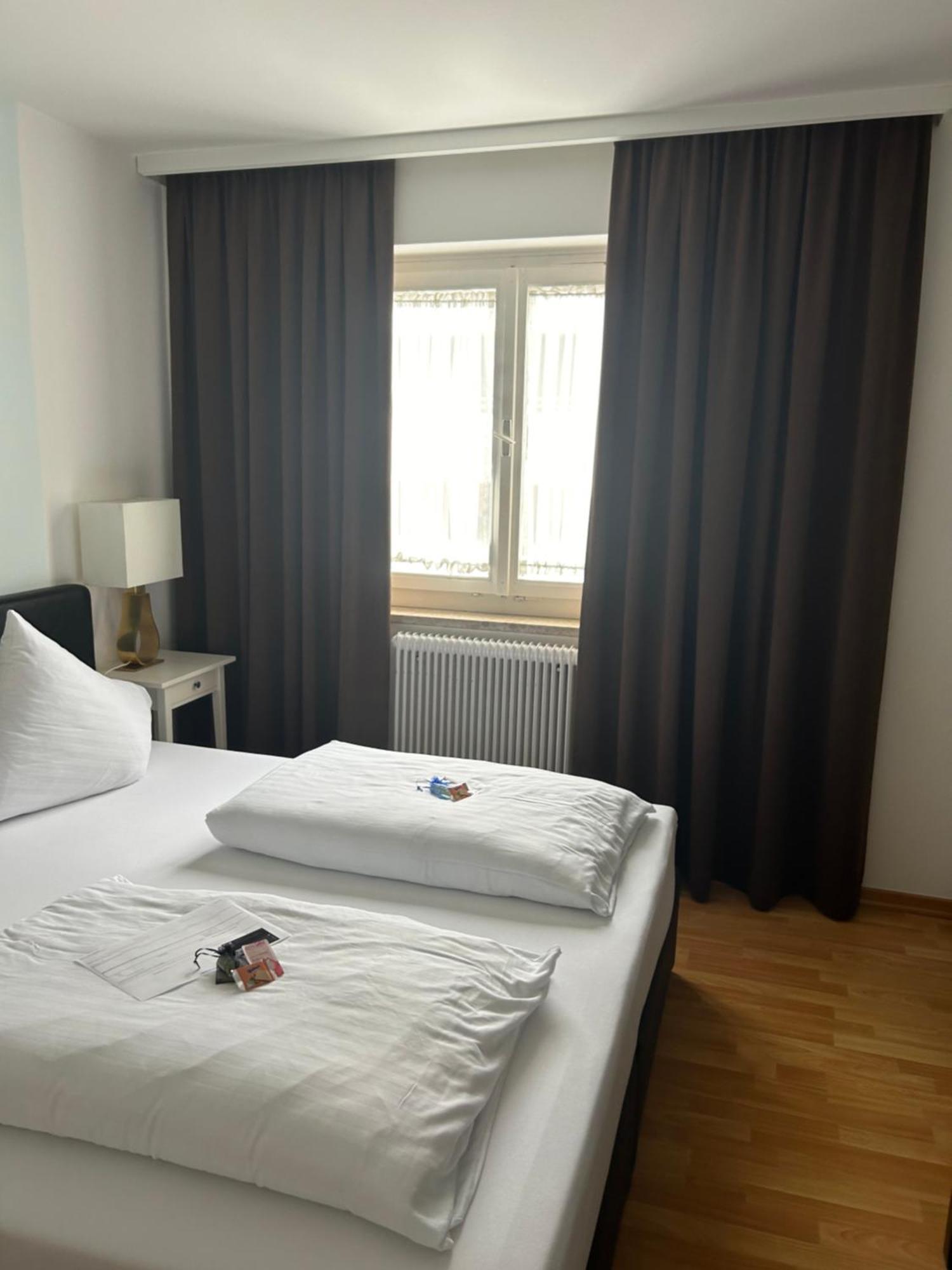 Hotel Berg Seekirchen am Wallersee Esterno foto