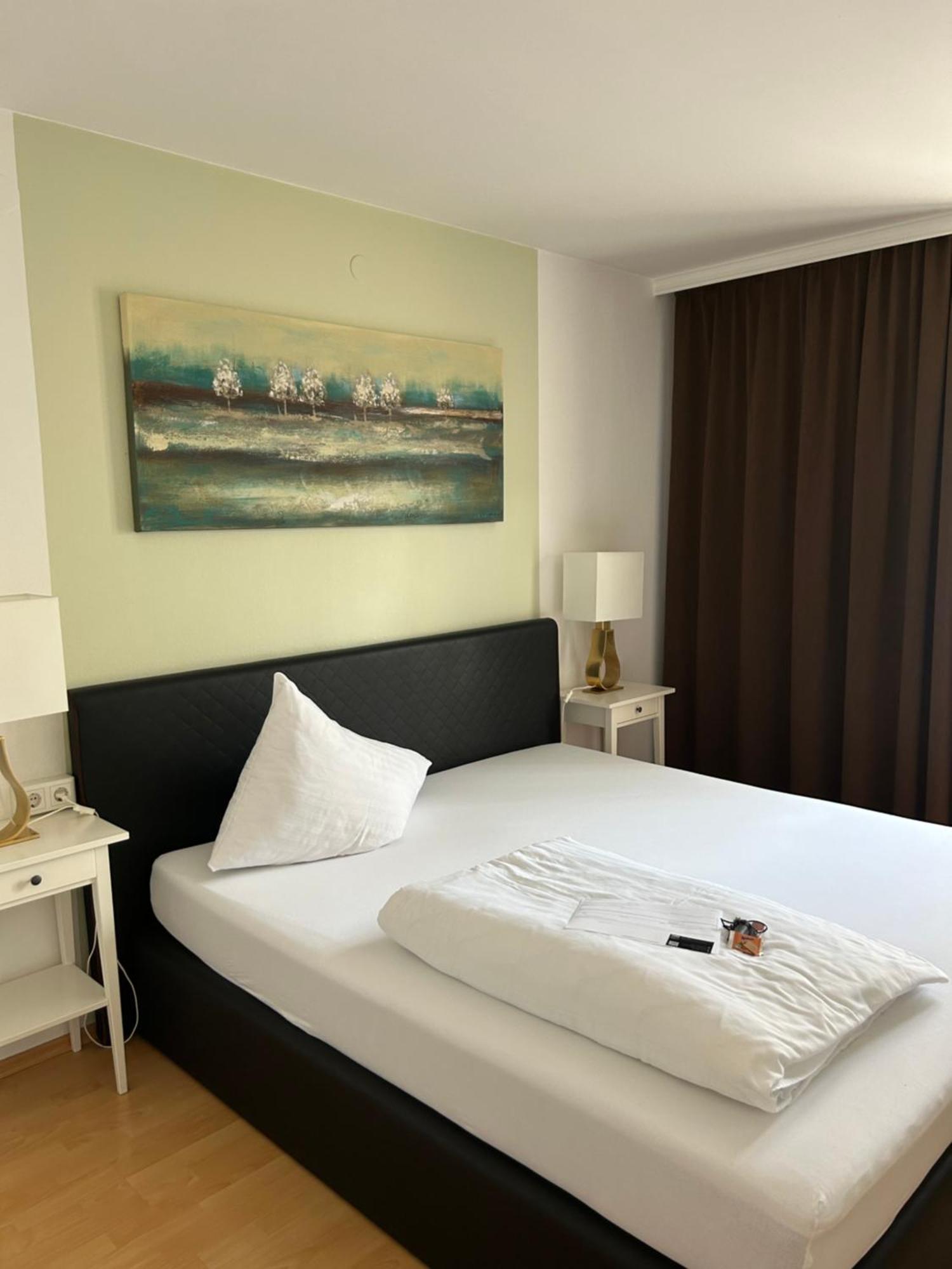 Hotel Berg Seekirchen am Wallersee Esterno foto