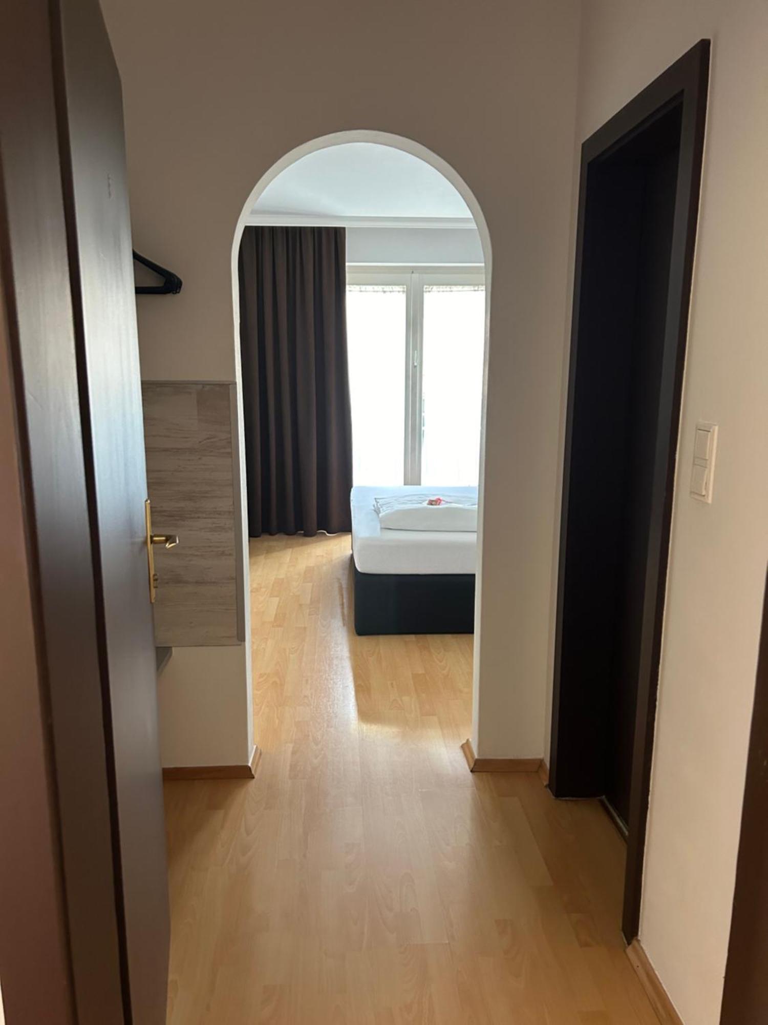 Hotel Berg Seekirchen am Wallersee Esterno foto