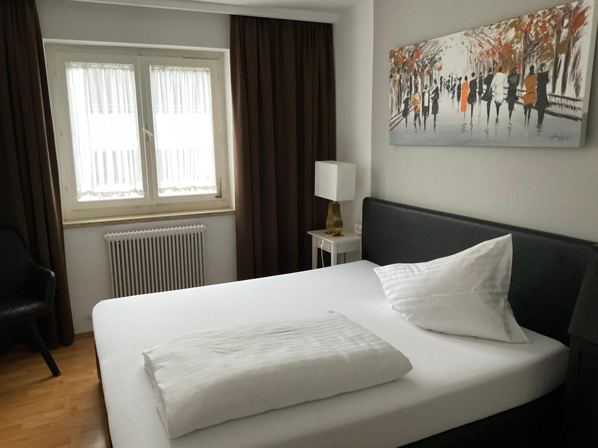 Hotel Berg Seekirchen am Wallersee Esterno foto