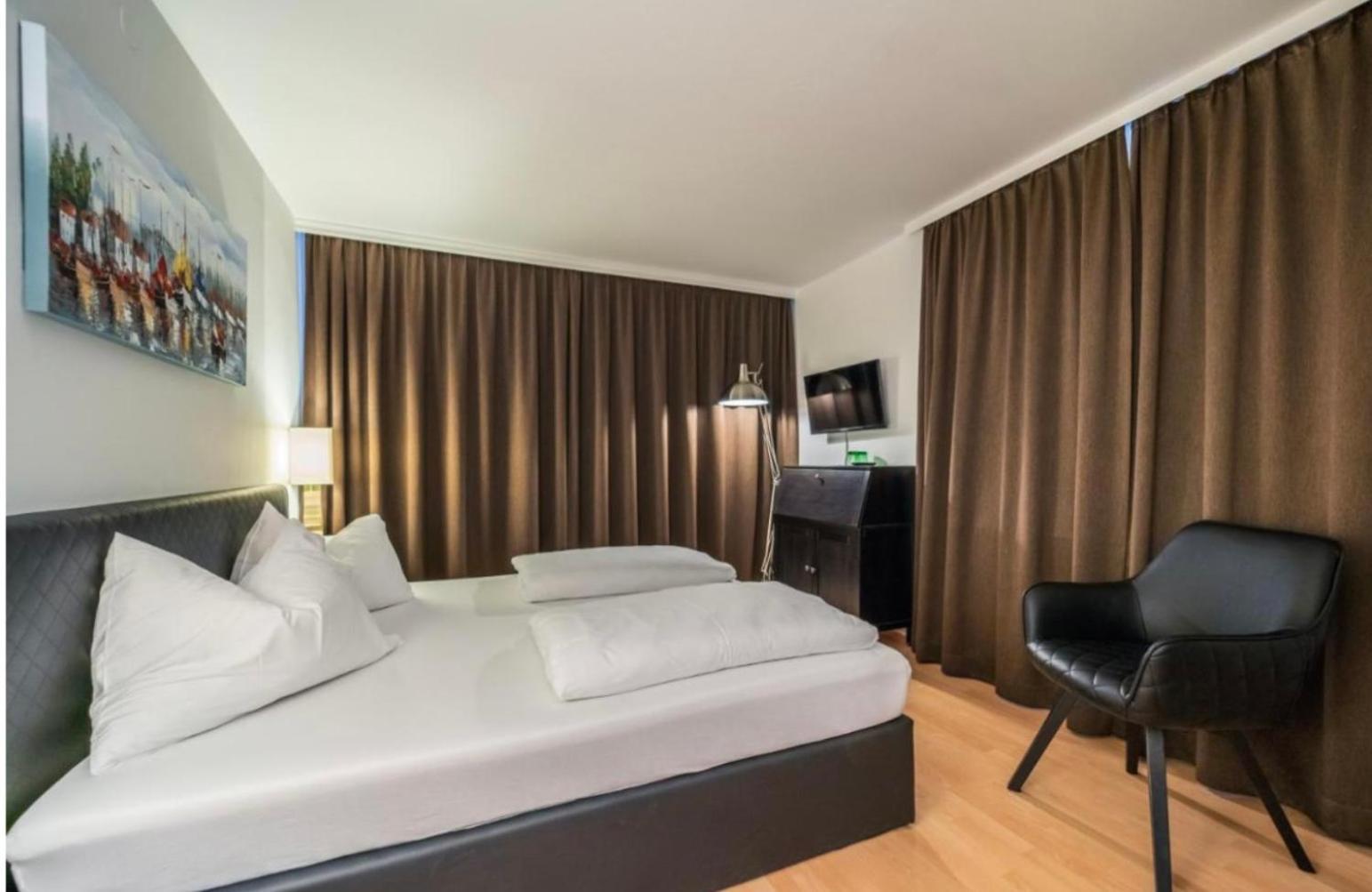 Hotel Berg Seekirchen am Wallersee Esterno foto